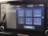 ブルートゥースに接続することにより、スマホに入ったお気に入りの音楽を車内で楽しむことができます♪あると本当に便利な機能になっています!