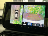 後退確認モニターは、駐車時の安全性を高め、狭い場所での運転をサポートします。
