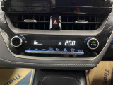 オートエアコン♪お好みの温度に設定するだけで車内を快適空間にしてくれますよ♪