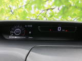 視認性の高いメーターは、運転に必要な情報を的確に伝えます。運転状況を把握しやすく、安全運転をサポートします。デザイン性も優れています。