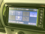 ラジオやCDなど、様々な音源を楽しめます。ドライブ中のエンターテイメントを充実させ、快適な空間を提供します。お好みの音楽で旅を楽しんでください。