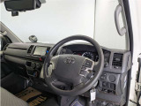見通しのよいすっきりとした視界で、誰でも運転しやすいです。運転のしやすさは疲れにくさにも繋がりますよ♪