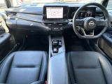 前席内装の全体像です。是非実車をご覧にお越し下さい。