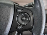 ◆アダプティブクルーズコントロール◆予め設定した車速内でクルマが自動的に加減速。前走車との適切な車間距離を維持しながら追従走行します。【LKAS】車線維持支援システムでステアリング操作を支援。