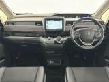 ★いつでも気持ちよく運転できて、使い勝手のいい収納や体をケアするシート、細部にまでこだわったインテリア♪