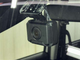【前後カメラ付きドライブレコーダー】お車の前と後ろをバッチリ記録!事故やトラブルの際、映像が残っていると心強いですね。