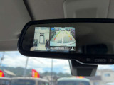 アラウンドビューモニターは4方のカメラで真上から車を見たようにモニターで確認ができる日産の自慢の装備です。是非実際の車で体感してみてください。