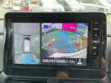 車を真上から見ているように、周囲の状況を把握しながら安心して駐車が行えるアラウンドビューモニター装備!