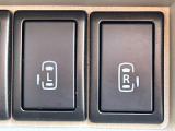 【両側パワースライドドア】スマートキーや運転席のスイッチで後席両側スライドドアの開閉が可能♪電動だから力を入れてドアを開ける必要が無く、小さなお子様でも簡単に開け閉めでき快適です♪