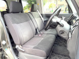 運転席シート廻りは使用感も少なく、良好な状態となっています。前オーナー様が丁寧に使っていたことがよくわかりますね。