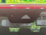 【スマートシティブレーキサポート】低速走行中に前方の車両等を認識し、衝突しそうな時は警報とブレーキで衝突回避と被害軽減をアシスト。より安全にドライブをお楽しみいただけます。