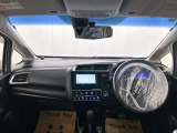 落ち着いたカラーの内装で、ゆったりと運転したい方に。