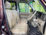 運転席シート廻りは使用感も少なく、良好な状態となっています。丁寧に使われていたことがよくわかりますね。