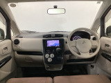 【前方視界】開放的な前方視界!運転がしやすく疲れにくいです♪窓が大きく、見通しがとっても良いおクルマですよ♪