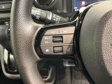 ステアリングにオーディオ操作スイッチが付いています。オーディオ画面に直接タッチしなくても操作が出来ますので、運転に集中できます。