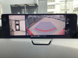 360度ビューモニター 4つのカメラで前後左右、俯瞰映像を表示、ドライバーからは見えない領域の危険認知をサポートするシステム搭載!