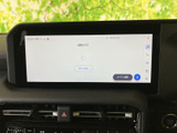 スマートフォンとの連携も可能。お気に入りの音楽を車内で楽しめます。快適なドライブのお供に、こだわりのサウンドシステムはいかがでしょうか。