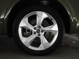 アウディ認定中古車の延長保証制度はお客様のご希望により、有償にて一年間延長することが可能です。 アウディの安心なカーライフをお約束します。  ※料金など詳細は販売店にお問い合わせください。