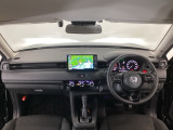 【前方視界】開放的な前方視界!運転がしやすく疲れにくいです♪窓が大きく、見通しがとっても良いおクルマですよ♪