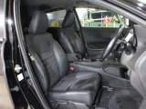 運転席には高さ調整ができる『シートハイトアジャスター機能』が付いています!これなら小柄な方にも大柄な方にも自分にぴったりの運転姿勢がとれますね〜!