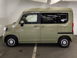 スライドドアなら狭い駐車場でもドアをぶつける心配がありません。ステップが低く乗り降りもしやすいです。