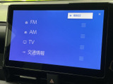 お気に入りの音楽を最高の音質で。多彩な接続方法に対応し、快適なドライブ空間を演出します。長距離移動も楽しくなりますね。