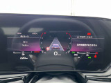 ●バーチャルコックピット『メーターパネル内に高解像度の液晶ディスプレイを配置。ドライバーは視線の移動を少なくすることができます。