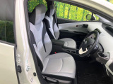 運転席シート廻りは使用感も少なく、良好な状態となっています。前オーナー様が丁寧に使っていたことがよくわかりますね。