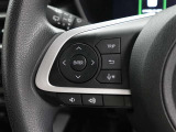 ステアリングスイッチ付き。手を離さずにさまざまな操作が可能です。