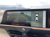 停車中に楽しめるTV機能。長距離移動の際の休憩時間に、ニュースやエンターテイメントを楽しめます。快適な車内空間を演出します。