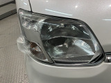 LEDヘッドライトは、点灯の瞬間から最大光量を発揮し、突然暗くなるトンネルなどでの安定感を高めます。