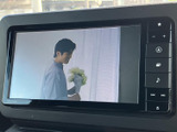 停車中に、地上デジタル放送を楽しめるTV機能が搭載。待ち時間や休憩時間に、エンターテイメントを満喫できます。
