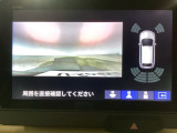 【バックカメラ】運転が苦手な方も車庫入れラクラクです!ギアをリバースに入れれば自動的に切り換わりますので、面倒な操作は不要です♪狭い駐車場もお車を傷つけず安心ですね!