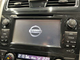 【純正SDナビ】FM&AMを聴くことは勿論のこと!!CD&DVD再生可能で地デジTVの視聴も可能な多機能ナビでドライブも快適ですよ☆