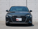 一目でAudiだと分かる特色を持つフロントマスク。