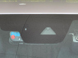 【i-ACTIVESENSE】走行中に前方の車両等を認識し、衝突しそうな時は警報とブレーキで衝突回避と被害軽減をアシスト。より安全にドライブをお楽しみいただけます。