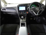◆視界広々で非常に運転しやすくロングドライブでも疲れを感じさせないすっきりとまとまったインパネ周りです。