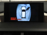純正ナビ付です。もちろん車両後方を表示するバックガイドモニターが付いていて車庫入れ安心!