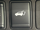 【パワーバックドア】スマートキーや運転席のボタンを押すだけでリアゲートが自動で開閉します!荷物を持っている時や、高い位置にあるバックドアを閉める際に便利な機能です♪