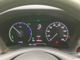 視認性の高いメーター類で、運転に必要な情報を的確に把握できます。明るくクリアな表示は、安全運転をサポートします。