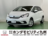 運転席に座った瞬間、広い開放感に包まれます。フロントピラー(フロントガラス両脇の柱)を極限まで細くしたことで、右左折時の死角がほとんどありません。運転が苦手な方でも安心してハンドルを握れます
