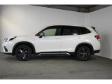 スバルの4WD(AWD)は直進安定性に優れ、日常走行から高速走行まで、さまざまなシーンで安心感に満ちた走りが愉しめます。それは悪路や泥道など左右のタイヤの路面状況が異なるシーンでも変わりません。