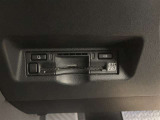 高速道路で便利な【ETC2.0】を装備しています。光ビーコン搭載で渋滞情報などナビゲーションと連動することで機能も充実いたします。他、観光施設に立ち寄るための高速料金割引サービス等もございます。