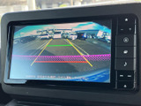 駐車時の安全性を高めるバックモニター付き。狭い場所でも、後方を確認しながらスムーズに駐車できます。初心者でも安心です。