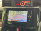 バック時の安全性を高めるバックモニター。狭い駐車場でも、スムーズな駐車をサポートします。運転に自信がない方にもおすすめです。