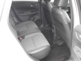 後部座席は広々とした上質空間です!