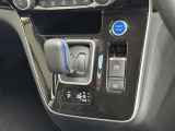 シフトも軽くて運転しやすい!電動のパーキングやオートブレーキホールドなどの便利な装備も付いてますよ★