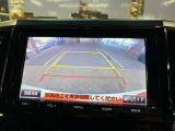 【バックカメラ】運転席から画面上で安全確認ができます。駐車が苦手な方にもオススメな便利機能です。