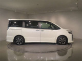 スーパーUVカットグリーンガラス(フロントドア)&UVカット機能付プライバシーガラス(スライドドア/リヤクォーター/バックドア)