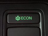 ★ECONスイッチ★ エコドライブを加速しよう!スイッチをONにすると、運転の仕方によるロスを抑え込み燃費をよくするようクルマが頑張ります(*^ー^*)燃費向上にチャレンジ♪